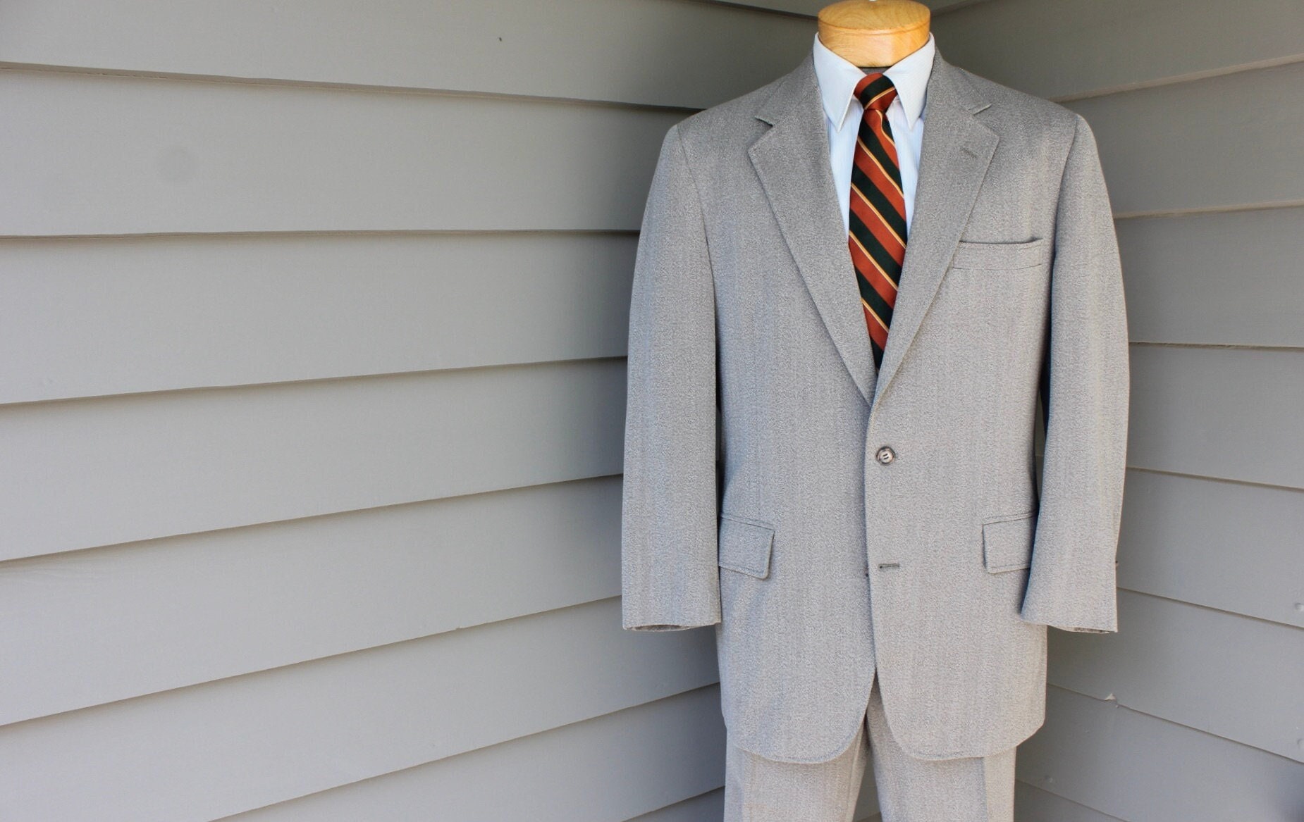 Southwick, vintage 1980's -Southwick- Men's 2 piece suit. Made for 'Paul Stuart' Tan covert cloth - All wool. 2 button - Flat front pant. Size 43 x 37"