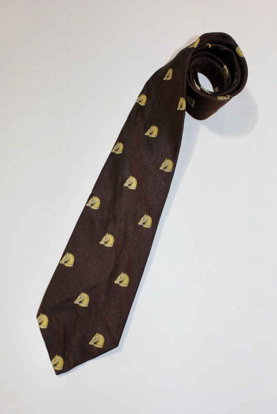 vintage late 1960's -Charvet- Men's neck tie. Jacq