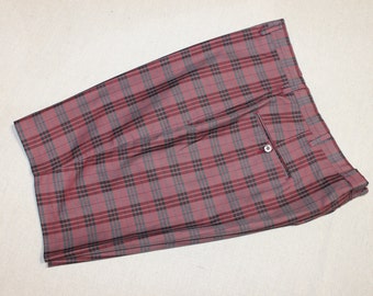 vintage 1960's -Higgins- Men's 'Bermuda' style shorts. Flat front - Drop loops - Long inseam. Cool Burgundy plaid. 36" Waist