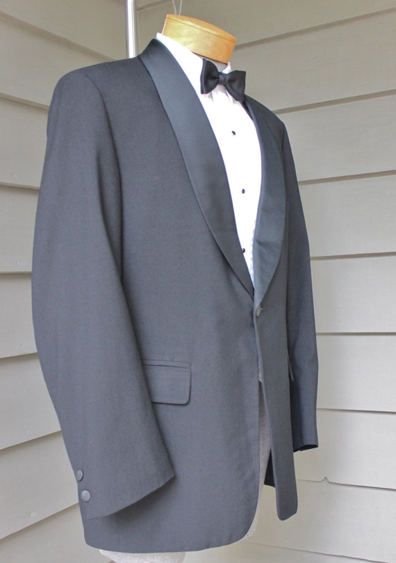 vintage 70's - 80's Men's Tuxedo jacket. Shawl co… - image 5