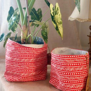 Plant Pot Cover with red pattern Print – Fabric basket Houseplant cover