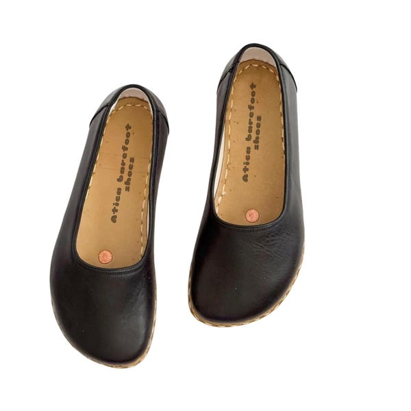 Women Handmade Leather Grounding Sandals: Soft Sole Barefoot Shoes / Black