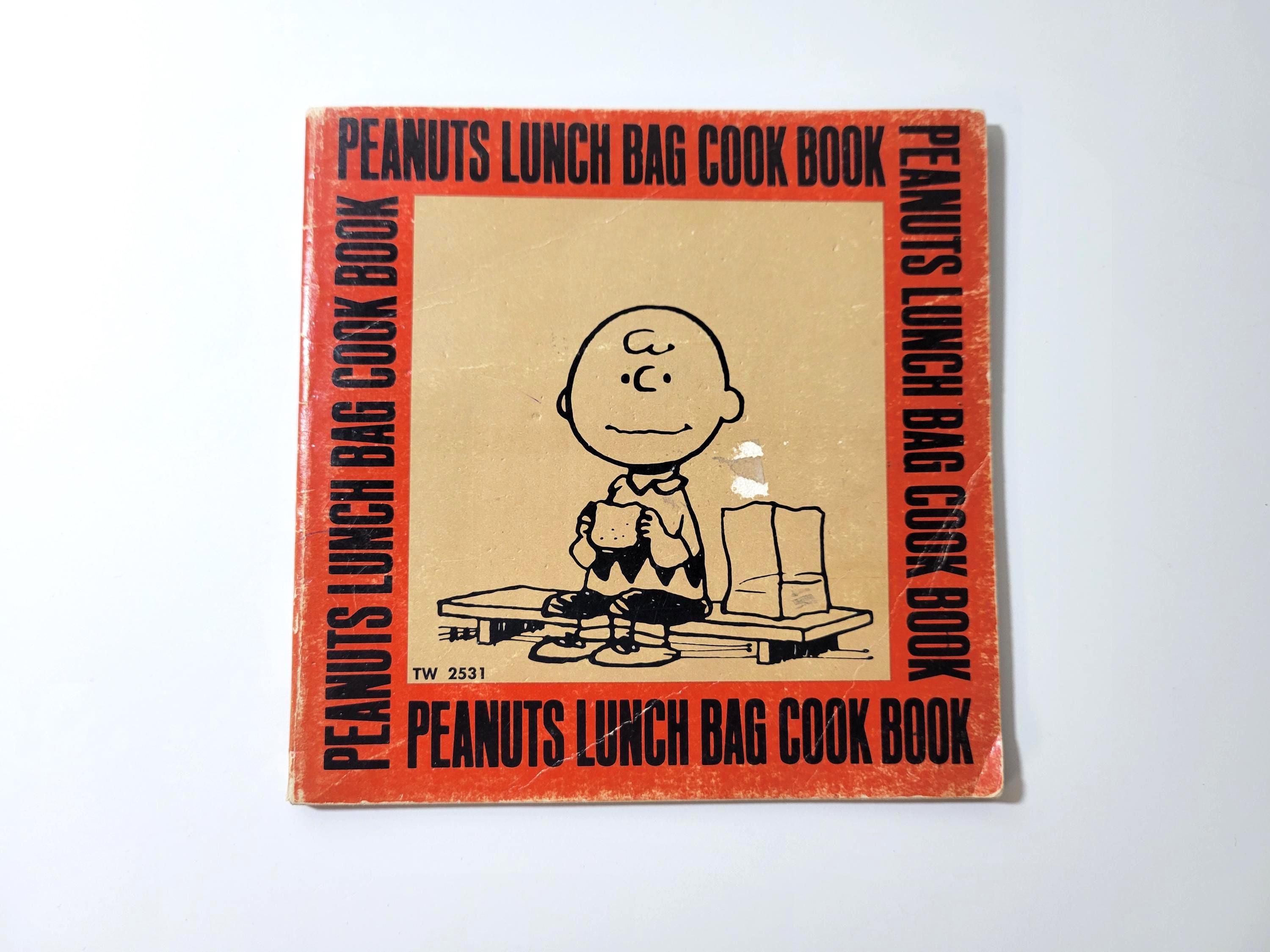 PEANUTS LUNCH BAG COOK BOOK 絵本 SNOOPY Peanuts Lunch Bag Cookbook | Book by Weldon Owen | Official