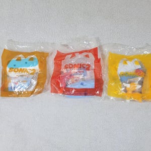 Sonic The Hedgehog 2, 3 Toy Figures, Knuckles, Yellow Sonic, McDonald’s Happy Meal Toys, Cake Toppers, New, Sealed