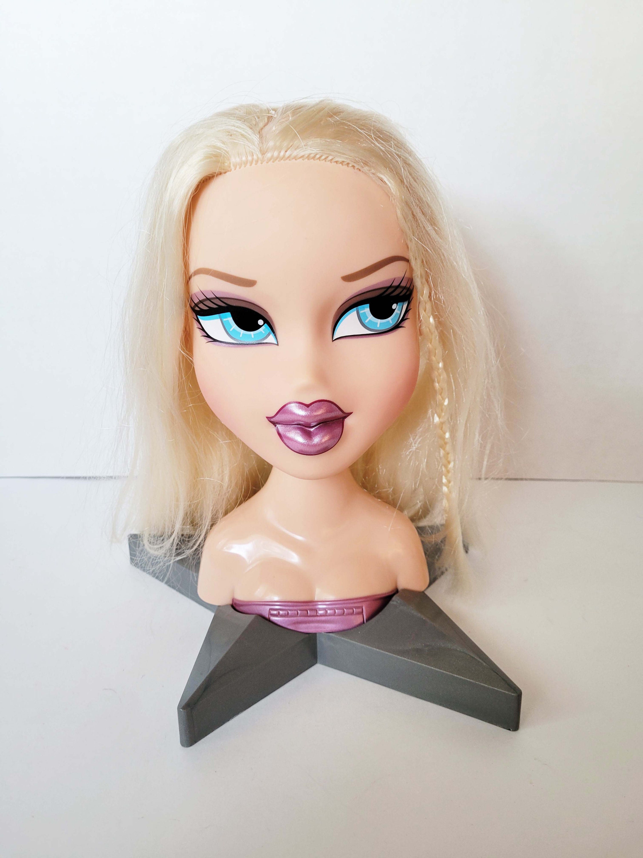 MGA Bratz: Funky Fashion Makeover Cloe Large Styling Head With Star Base 10  Inches -  Canada