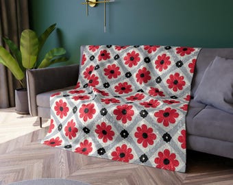 Red Floral Diamond Pattern Crushed Velvet Blanket | Retro Flower Throw