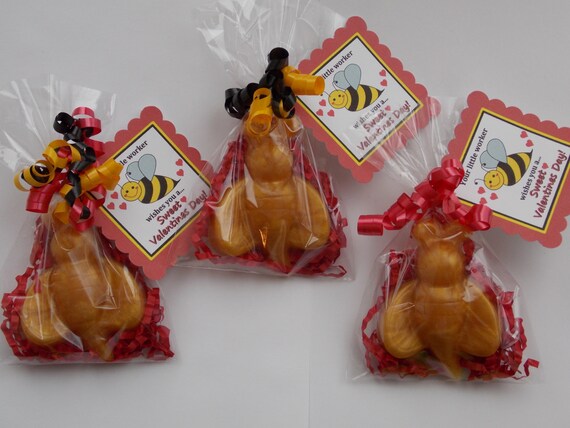 10 VALENTINE HONEY BEE Soap {Favors} - Valentine School Gift, Valentine Teacher Gift Il_570xn