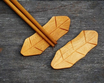 Two Pieces Tree Leaf Shape Chopstick Rest Plain Wood Smooth Light Weight Natural Colour Chopstickrest Dinner Table Serving Decoration