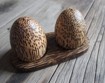 Salt Pepper shakers with tray Palm wood egg shape