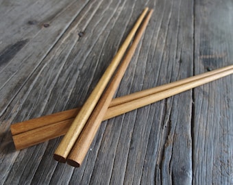 Wooden Chopsticks - 2 Pairs Teak Wood - Premium Wood Minimal Style Chopstick Simple Design Japanese Minimal Style Chopstick