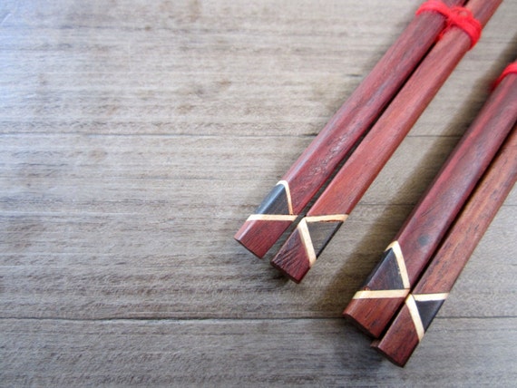 Black Red Couple Wooden Chopsticks Set Wood Japanese Chop Flower 2 PAIRS 