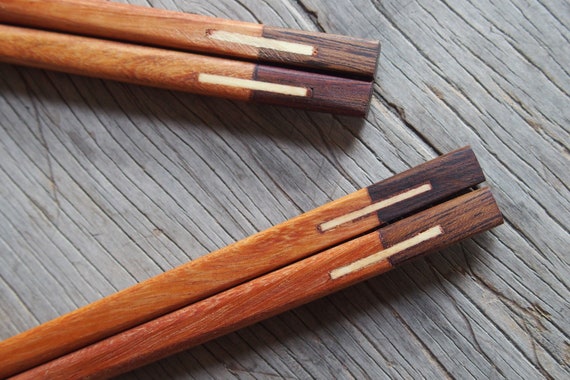 1 pair Natural Wavy Wood Chopsticks Chinese Chop Sticks Reusable Food  Stick..X