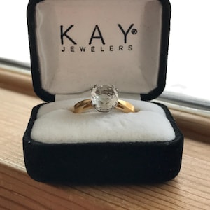 Anillo vintage de plata esterlina con superposición de oro transparente de color tamaño 7,5 y caja de terciopelo negro
