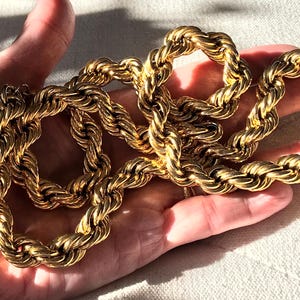 Impresionante collar enorme y pesado de latón extra grueso de oro de 28 pulgadas ¡Excelente!