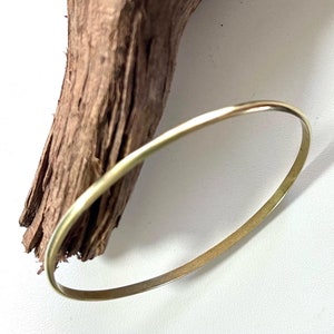 Solid Gold Oval Bangle. 18K Solid Gold Handmade Oval Bangle. Fine Jewelry