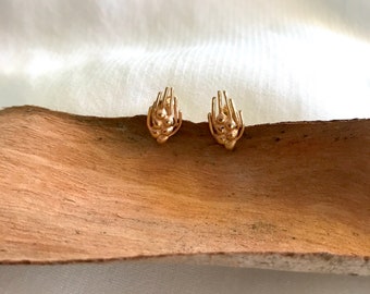 14K Solid Gold Wheat Charm Stud Earrings. Fine jewelry