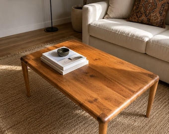 Modernt soffbord i valnöt, handgjorda möbler i massivt trä, minimalistisk vardagsrumsinredning, rustikt accentbord, modernt mittbord