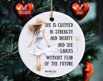Ornement personnalisé Proverbes 31:25 | Souvenir des Écritures chrétiennes