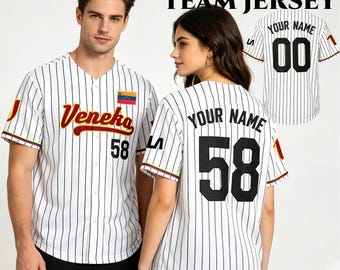 ベネカ #58 野球ジャージ、カスタムネームナンバー ベネズエラ ピンストライプシャツ 国旗パッチ付き、2026 ゲームデー スポーツジャージ ファンギフト ユニセックス
