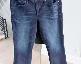 Jeans cortos vintage para mujer de la marca New Seven7, lavado oscuro, color azul marino, talla 12.