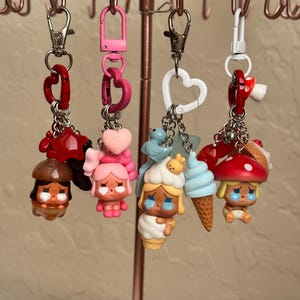 Crybaby popmart keychain - Etsy 日本