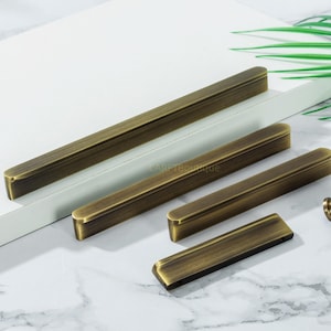 Quincaillerie de poignées de tiroir en laiton vieilli - Poignées de porte d'armoire de cuisine solides, boutons de commode ancienne