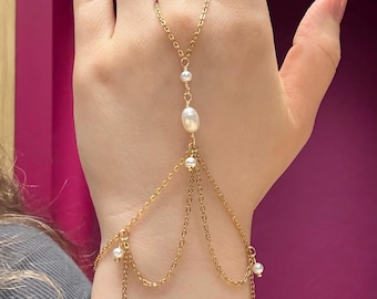 Pearl Fairy Hand Chain, 18k Gold Plated Stainless Steel, Tarnish Resistant Whimsical Hand Ornament Accessories for Bride/Bridesmaid
