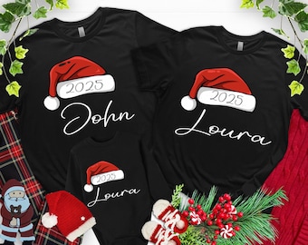 Camiseta personalizada con nombre y gorro de Papá Noel 2025, Camiseta navideña familiar personalizada