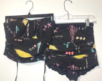 Conjunto de maiô estampado marinho da Novelty dos anos 1950