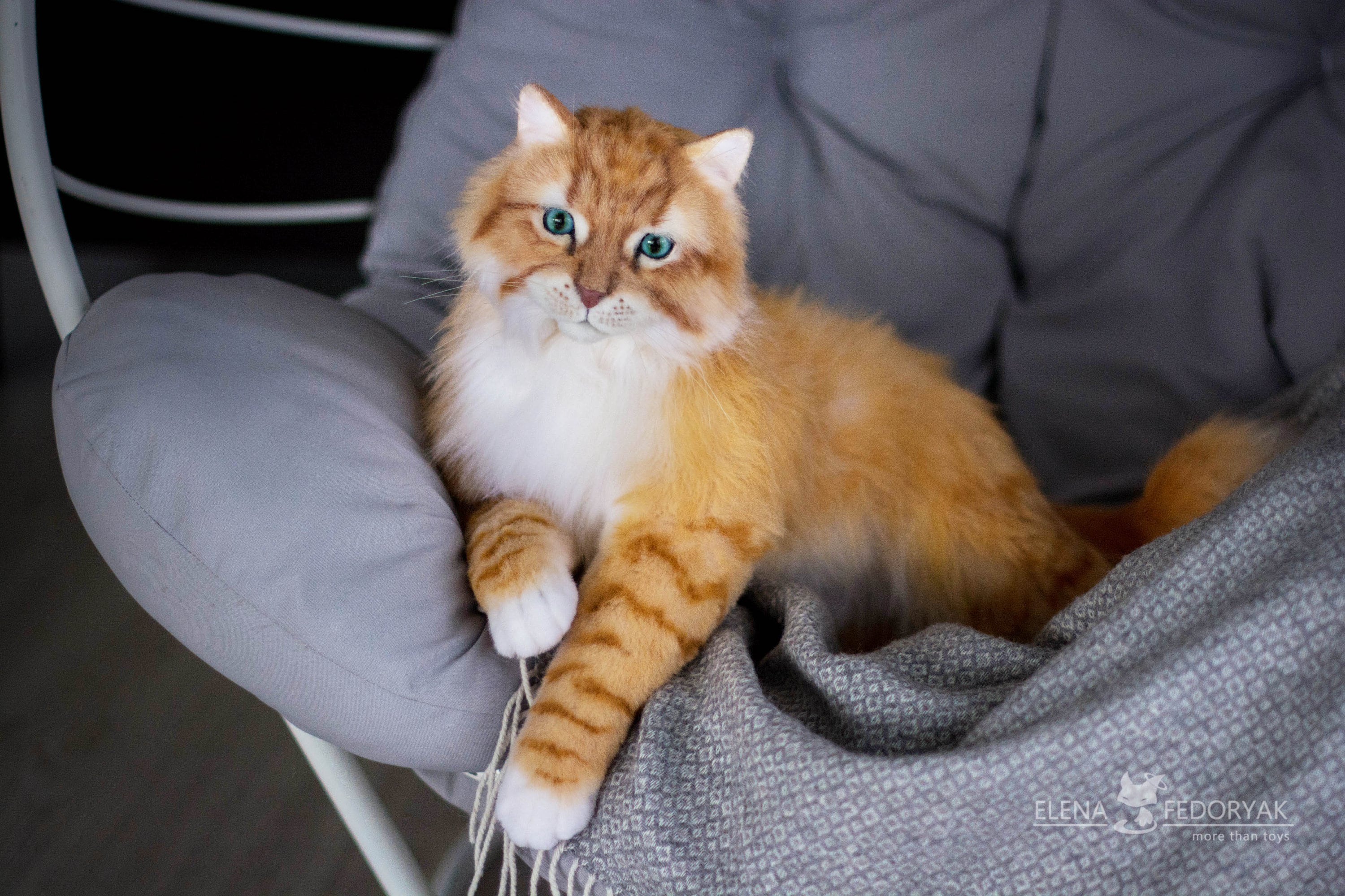 Toy cats hotsell that look real
