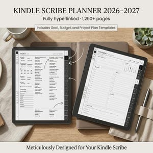 Könnte beinhalten: Ein digitaler Planer für Kindle Scribe 2026-2027 mit über 1.250 Seiten, inklusive Vorlagen für Ziele, Budget und Projekte. Das Display zeigt eine Indexseite mit Reitern und eine Tagesplanungsseite mit einem Eingabestift auf einer Hülle.