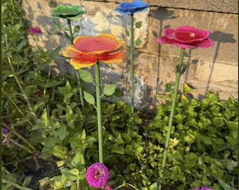 Bee Watering Station and Butterfly Feeder – Set of 4 Metal Flower Dishes for Garden Pollinators, Outdoor Rose Garden & Patio Decor