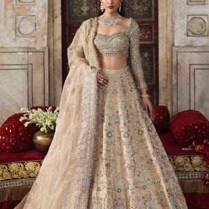 gold walima dress Designer Bridal Dresses for Walima Pakistani Wedding Wear in the USA Sillhouete