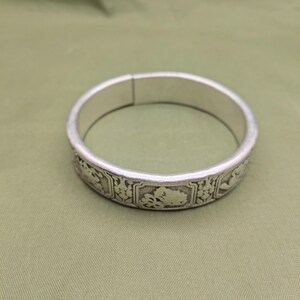 Tibetanskt silverarmband med gravyr i blommigt - Vintage split manschettarmband