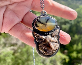 Wolf pendant necklace with Montana Agate