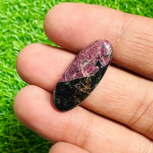 Cabochão de zoisita rubi natural: Gema artesanal para joias, presente para o Dia dos Pais (11 x 27 mm)