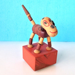 Wakouwa Animated Dog Push Puppet