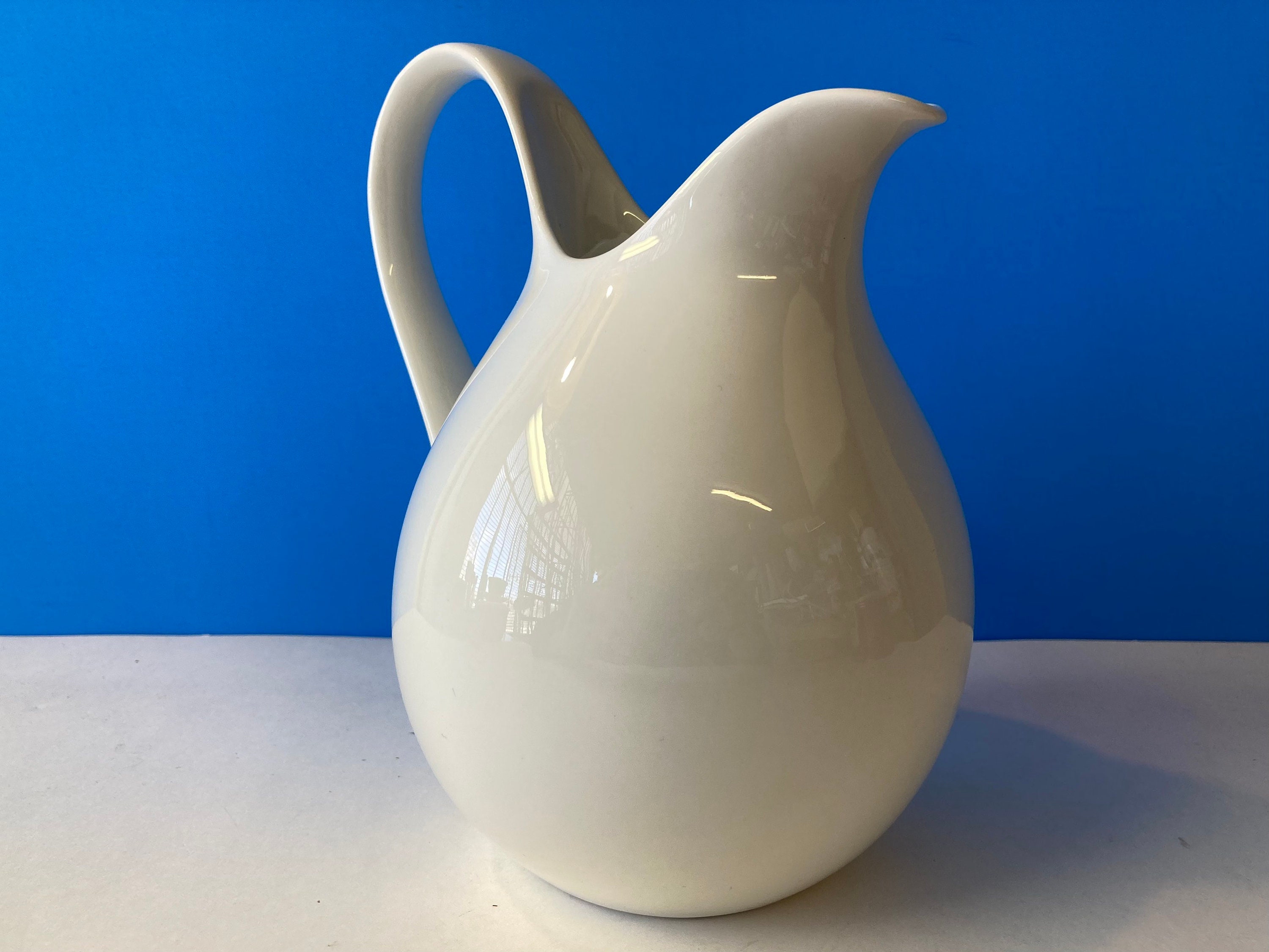 ピエレジーナルシルヴェール Eva Zeisel Century Pitcher in Hi White - Etsy