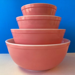 Pink Pyrex Nesting Bowls