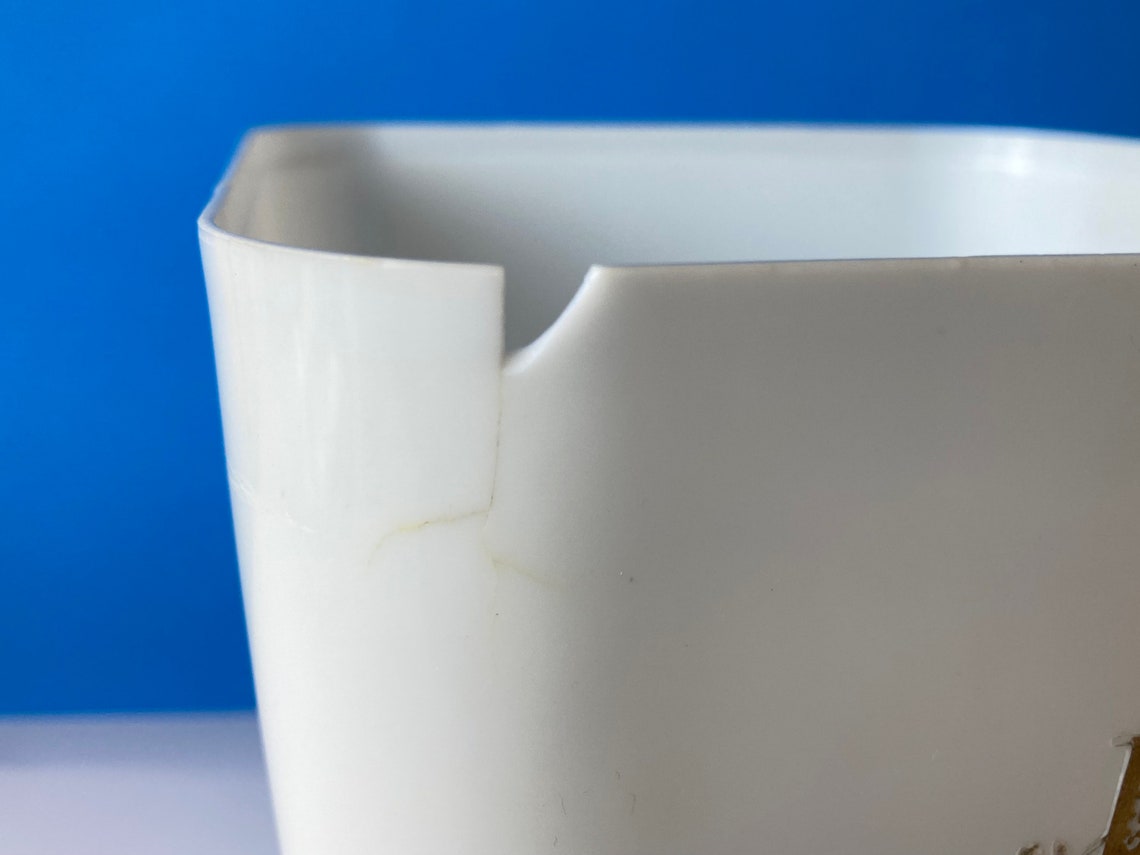 clear plastic canisters with lids