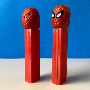 Pair PEZ No Feet Spiderman READ