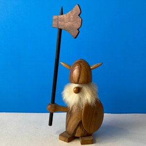 Oliv-Art Viking Figure