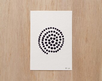 Lámina minimalista estampada con lámina metálica – Arte mural en papel de cáñamo repujado (A7) / Un paso a la vez