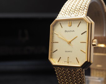 Vintage Bulova 9063-5020 Gold Dial Rectangle Qz 28mm Mens Watch JAPAN