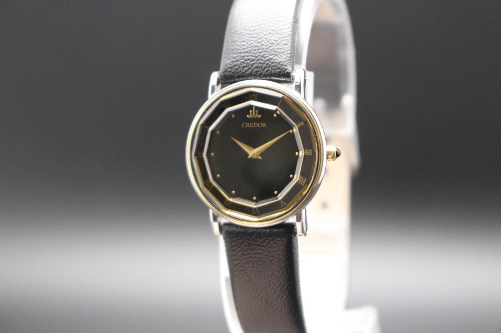 New Batt[exc+5] Seiko Credor 2F70-0300 18K Roman Black Dial Qz