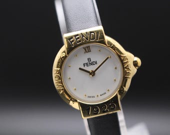 Vintage 1993 Seiko Dolce 8N45-5040 Gold Roman Date Qz 30mm Mens 