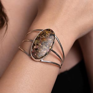 Silver cuff bracelet with oval Maligano Jasper gemstone