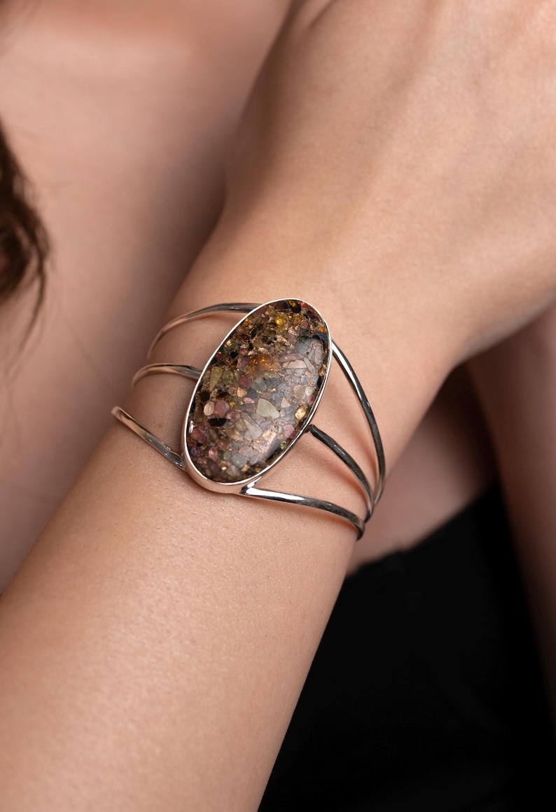 Silver cuff bracelet with oval Maligano Jasper gemstone