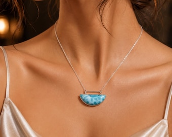 Colgante de Larimar hecho a mano - Joyería inspirada en el océano