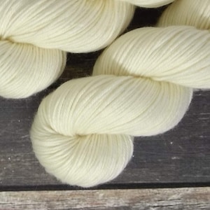 RTS Blizzard Mythical Gods Collection SW DK Light Worsted Weight Yarn Natural White Solid Superwash Merino Wool